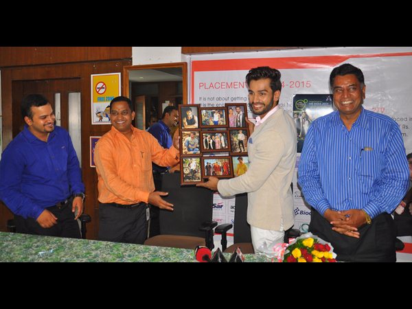 'మిస్టర్ ఇండియా' రోహిత్‌కు అరోరా సన్మానం