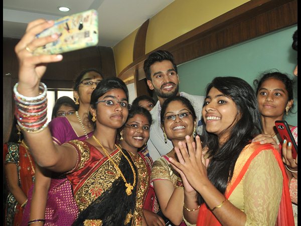  'మిస్టర్ ఇండియా' రోహిత్‌కు అరోరా సన్మానం