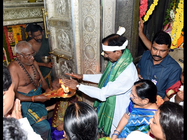  వైభవంగా బోనాలు: నేడే రంగం, భవిష్యవాణి