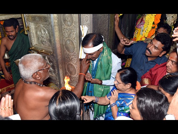  వైభవంగా బోనాలు: నేడే రంగం, భవిష్యవాణి