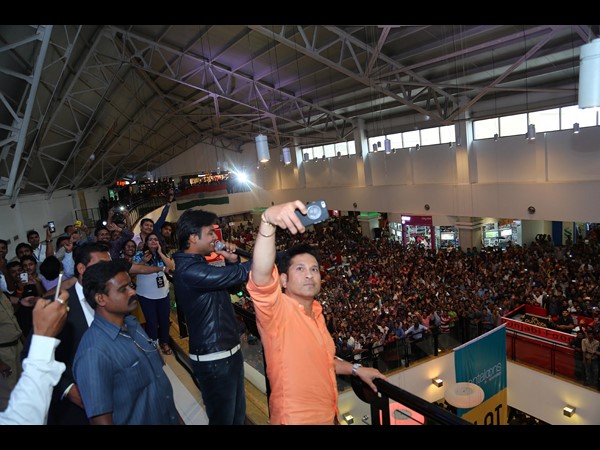 ఫలక్‌నుమా అద్భుతం, బిర్యానీపైనే: సచిన్