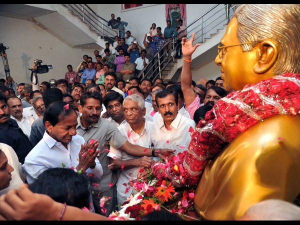 ప్రొఫెసర్ జయశంకర్‌కు నివాళి 