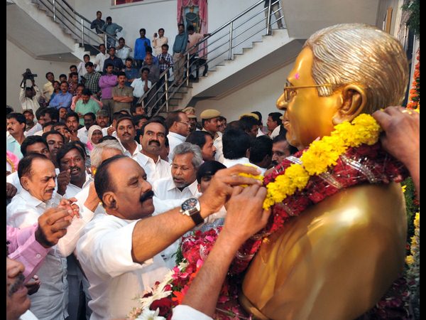  ప్రొఫెసర్ జయశంకర్‌కు నివాళి 