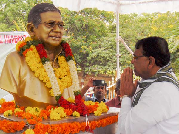 ప్రొఫెసర్ జయశంకర్‌కు నివాళి