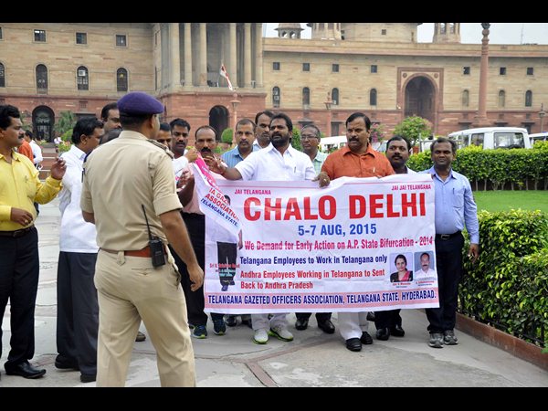  ఉద్యోగుల విభజనపై కేంద్రమంత్రులను కలిసిన జెఏసీ