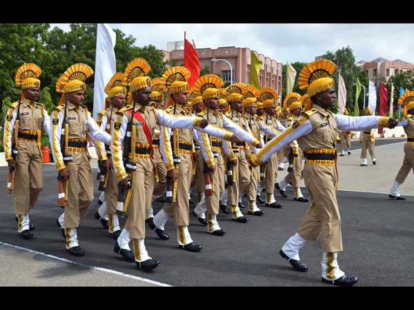  పాసింగ్ అవుట్ పరేడ్: అబ్బురపరచిన విన్యాసాలు 