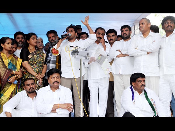 వైయస్ జగన్
