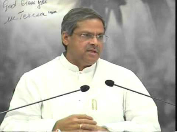 AP admnistration from Vijayawada: Parakala AP admnistration from Vijayawada: Parakala