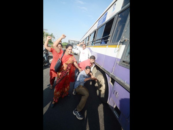 ప్రత్యేక హోదా కోసం బంద్