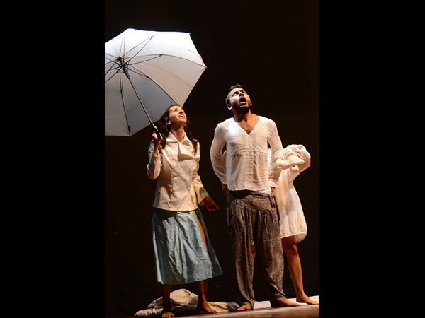  అలరించిన 'మూన్‌పుల్' నాటకం