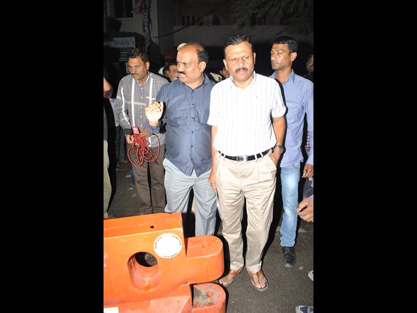 కెటిఆర్ గన్‌మెన్, డ్రైవర్‌కు నోటీసులు ఇచ్చేందుకు ఎపి సీఐడీ ప్రయత్నం