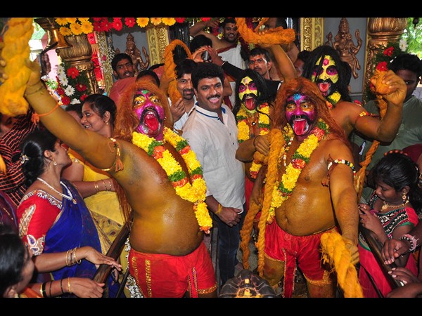 శివారెడ్డి సందడి శివారెడ్డి సందడి