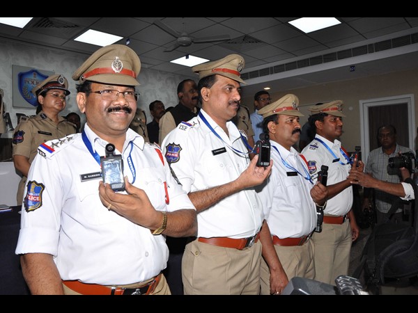 బాడీ వార్న్ కెమెరాలు..