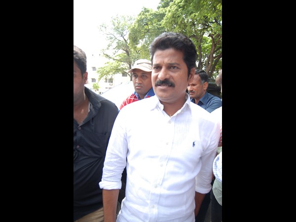  టీడీపీలోనే, కేసీఆర్‌ను గద్దె దించే వరకు పోరాడుతా: రేవంత్ రెడ్డి