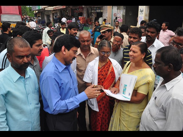 రోగులను పలకరించిన కక్రూ