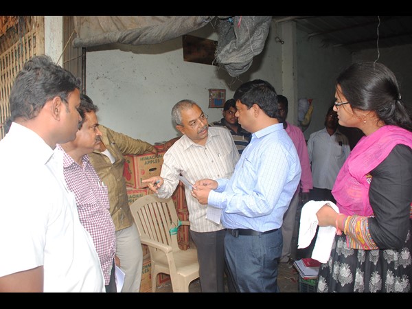 గడ్డిఅన్నారం మార్కెట్లో...