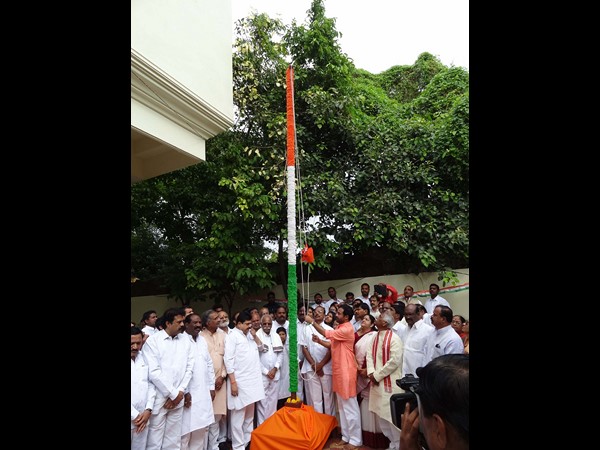 బీజేపీ కార్యాలయంలో స్వాతంత్య్ర వేడుకలు