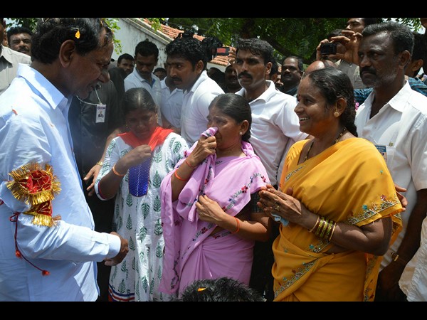 గ్రామాలకు గంగదేవిపల్లి ఆదర్శం: సీఎం కేసీఆర్