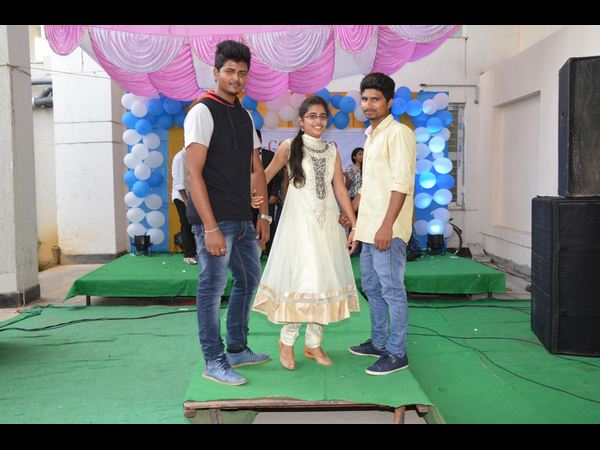  ఉల్లాసంగా, ఉత్సాహంగా గీతం 'ఫ్రెషర్స్ డే' 