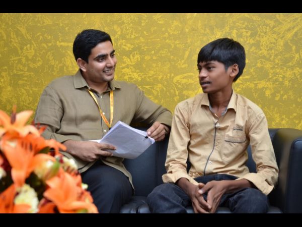  బాలుడి చివరి కోరిక తీర్చి, సంతోషపెట్టిన నారా లోకేష్