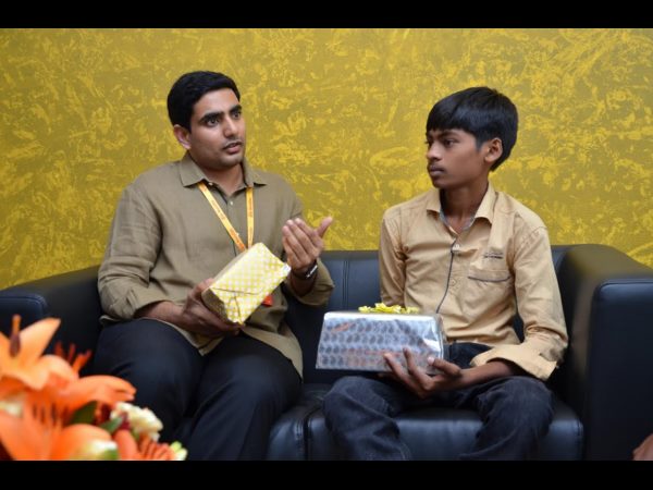  బాలుడి చివరి కోరిక తీర్చి, సంతోషపెట్టిన నారా లోకేష్