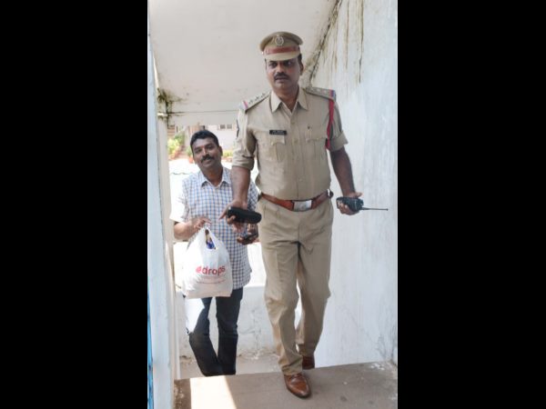 పోలీసుల విచారణ