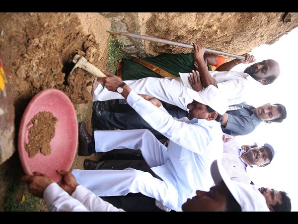 అక్కడ వినిపిస్తాయా..