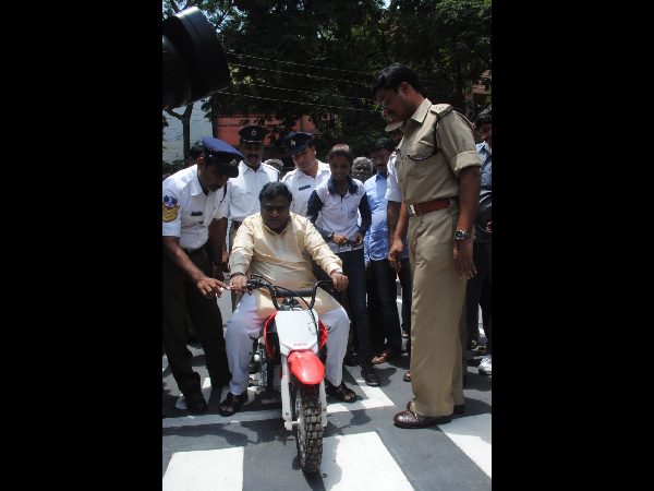 Babu Mohan Tears At Drunk and Driving counselling centre