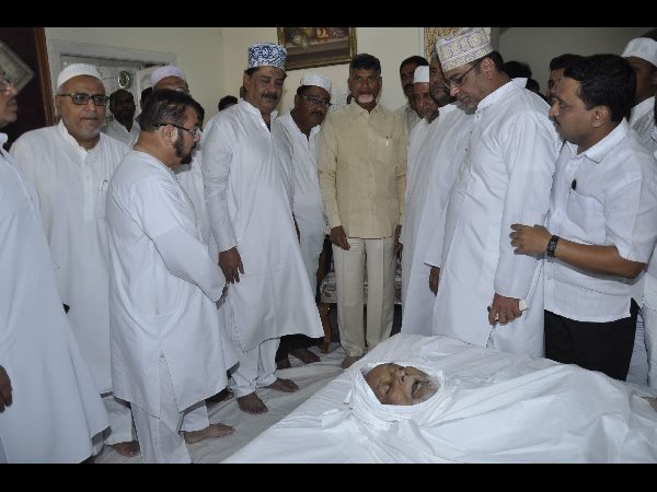 చంద్రబాబు నివాళి