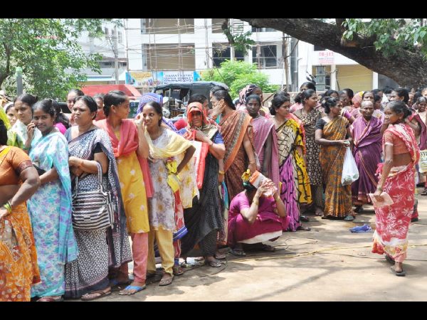 హైదరాబాదులో..