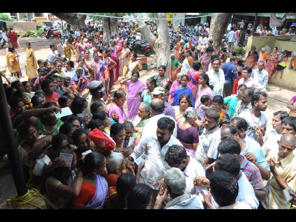 ఒకేసారి ఎగబడకుండా..