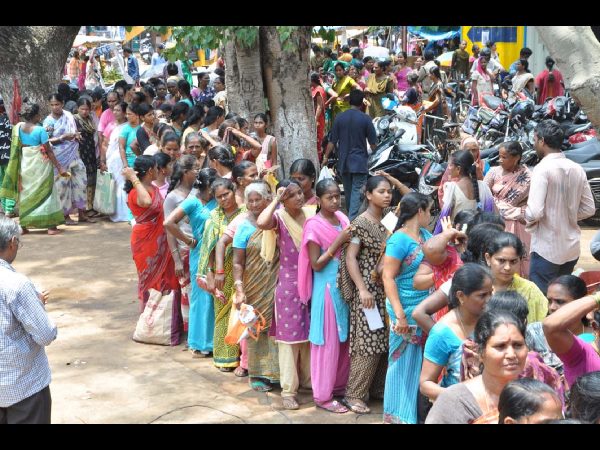 అవసరాలు తీరడం లేదు..