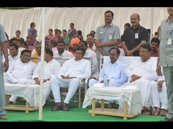 కిష్టారెడ్డికి కన్నీటి వీడ్కోలు