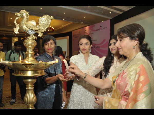 షర్మిల, సోహా సందడి