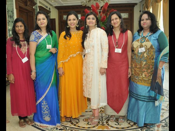 షర్మిల, సోహా సందడి