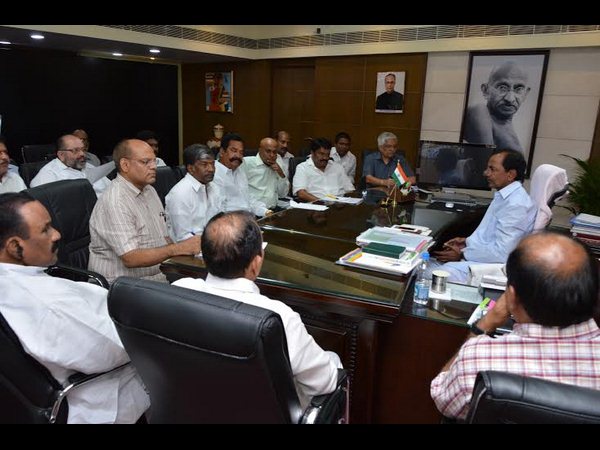 చెత్త డబ్బాలకు, జీహెచ్ఎంసీ వాహనాలకు కేసీఆర్ గ్రీన్ సిగ్నల్ 