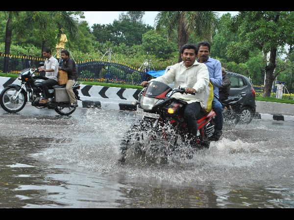 అల్పపీడన ప్రభావంతోనే..