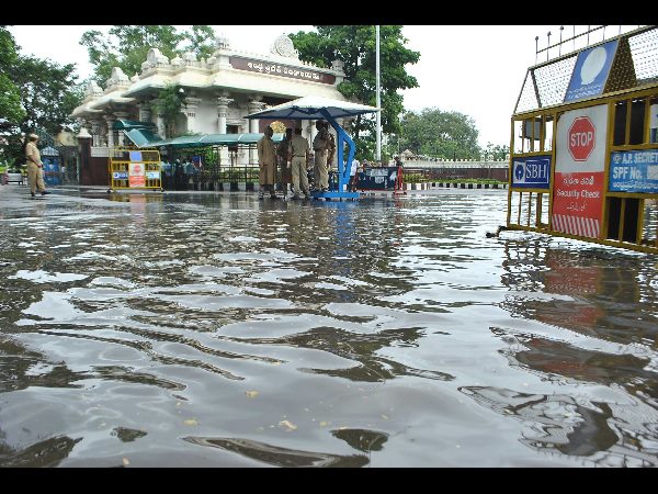 ఫిలింనగర్‌లోనూ అదే పరిస్థితి
