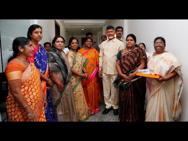  విజయవాడ క్యాంప్ ఆఫీసులో చంద్రబాబు
