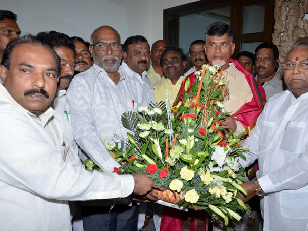 Former minister DOkka Manikya joins TDP