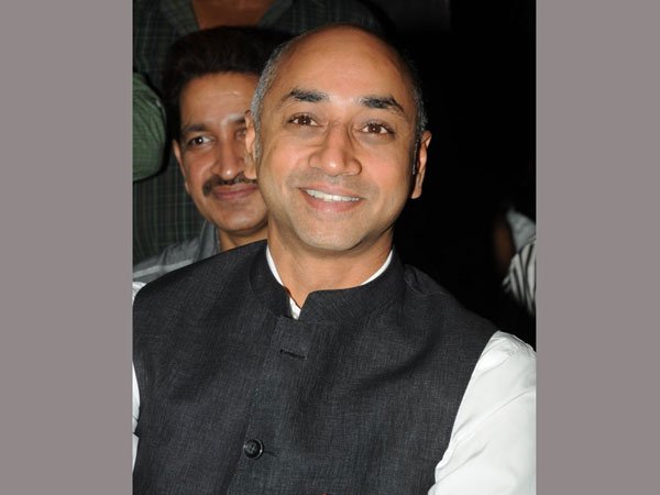 Guntur MP Galla Jayadev met bike accident in hyderabad Guntur MP Galla Jayadev met bike accident in hyderabad