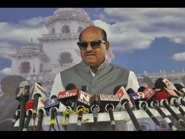 అసెంబ్లీ ప్రాంగణంలో జెసి దివాకర్ రెడ్డి