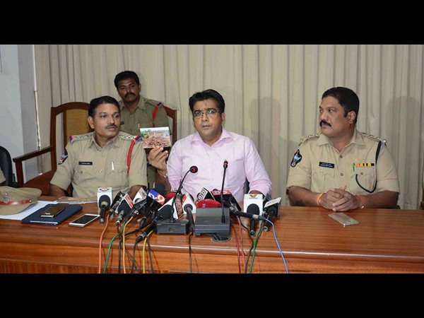 భూ కబ్జా-నిందితుల అరెస్ట్