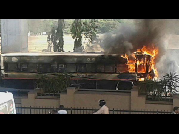 బస్సులో మంటలు