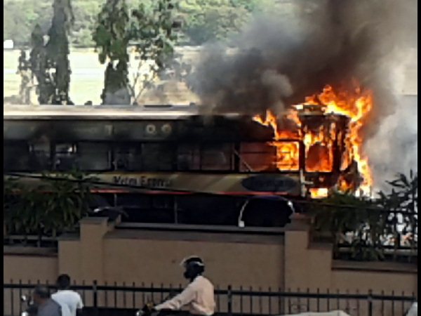 బస్సులో మంటలు