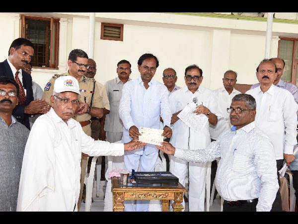 మాజీ సైనికులకు కెసిఆర్ వరాలు