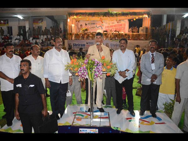 తెలంగాణకు తొలి పతకం: సంతోషంగా ఉందన్న చంద్రబాబు (ఫోటోలు)