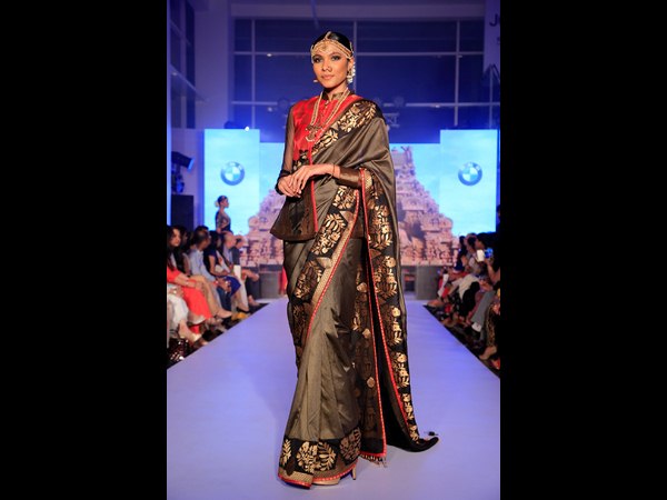 బ్రైడల్ ఫ్యాషన్‌షో