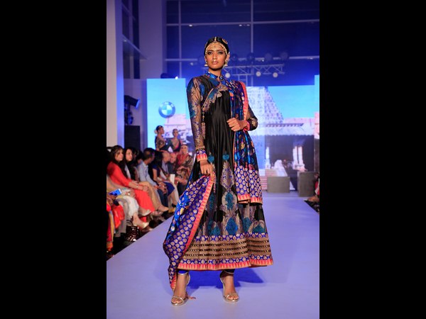 బ్రైడల్ ఫ్యాషన్‌షో