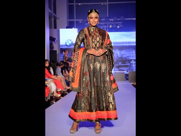 బ్రైడల్ ఫ్యాషన్‌షో